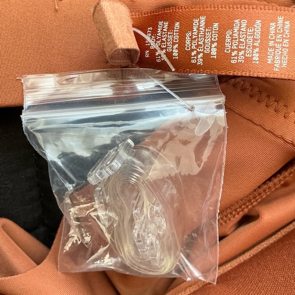 SKIMS Deep Plunge Shapewear Bodysuit | Bronze - Picture 9 of 16